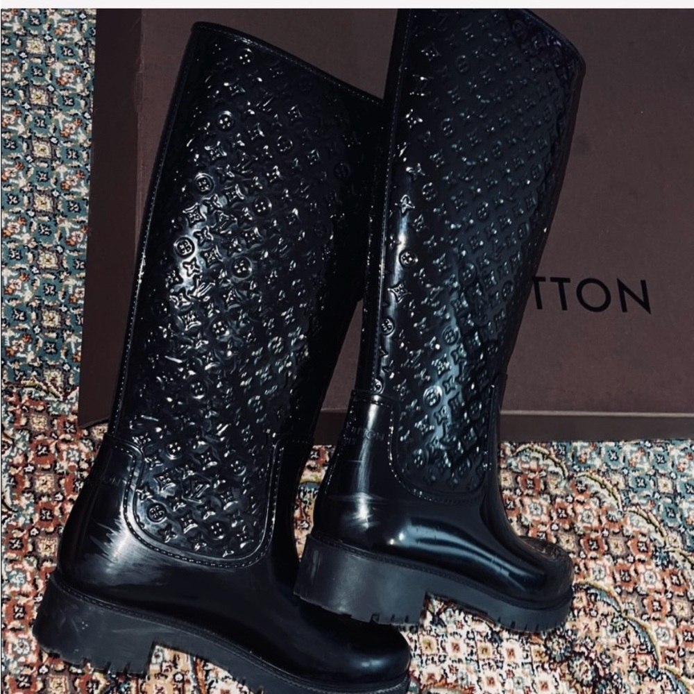 ‼️‼️ Sold. Louis Vuitton Black Monogram Splash Rain Boots - Picture 14 of 17